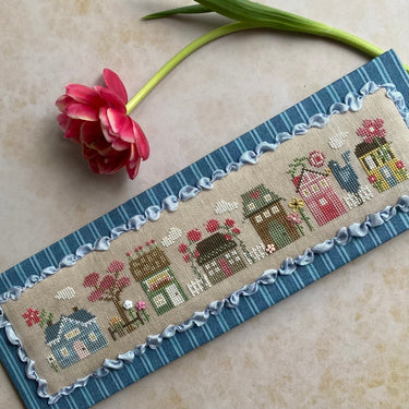 Heart in Hand Blooming Tiny Town